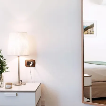 Viviana - By Myhomeincomo *