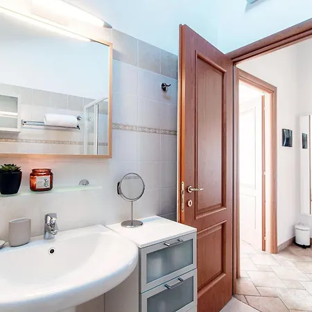 Viviana - By Myhomeincomo Semesterbostad *