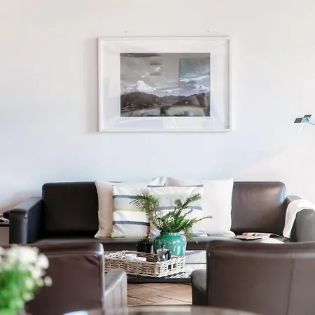 Viviana - By Myhomeincomo *