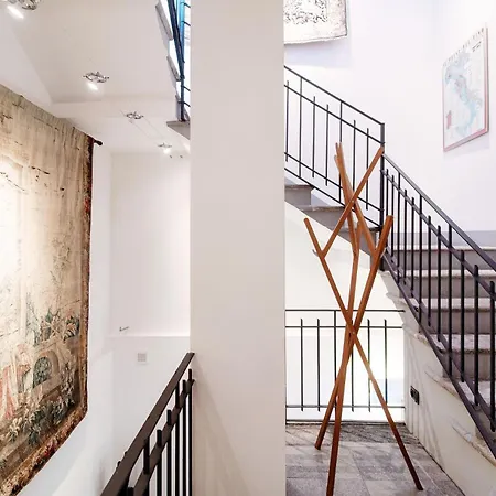 Viviana - By Myhomeincomo *