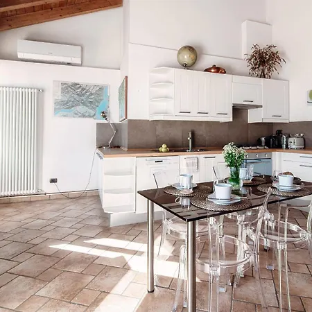 Viviana - By Myhomeincomo Semesterbostad Menaggio