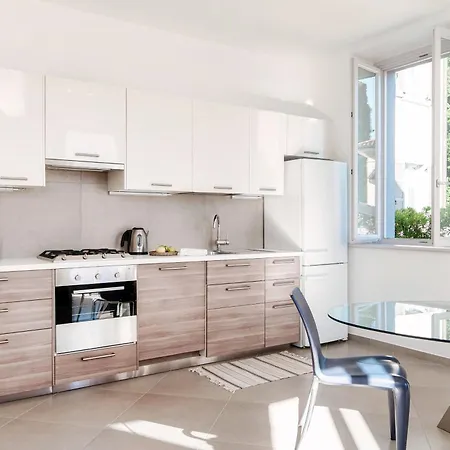 Viviana - By Myhomeincomo *