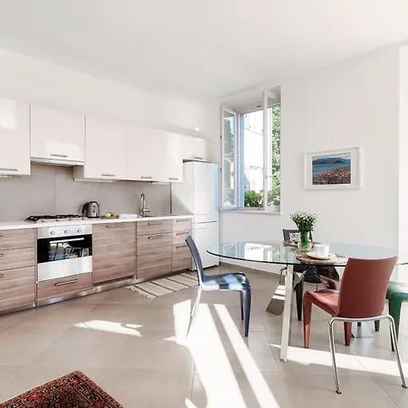 Viviana - By Myhomeincomo