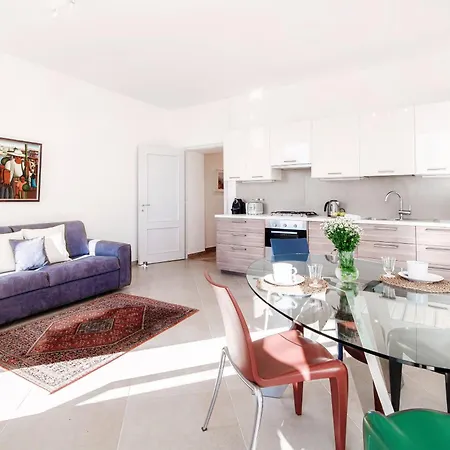 Viviana - By Myhomeincomo *