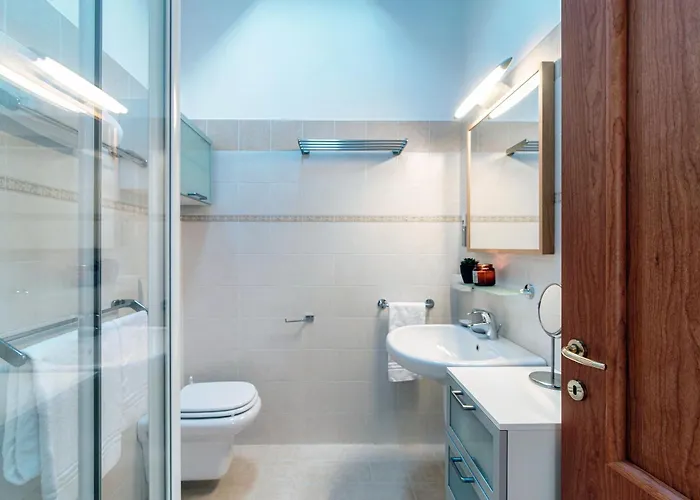 Viviana - By Myhomeincomo